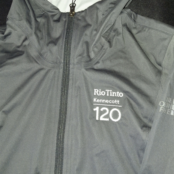 Womans The North Face All Weather Jacket New With Tags Size Medium - Picture 3 of 6